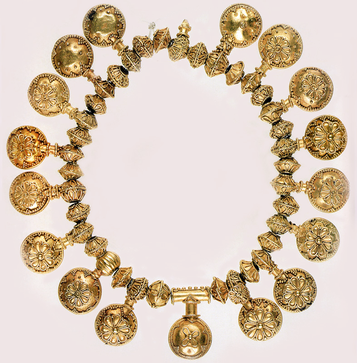 Duvanlii_golden_necklace.png