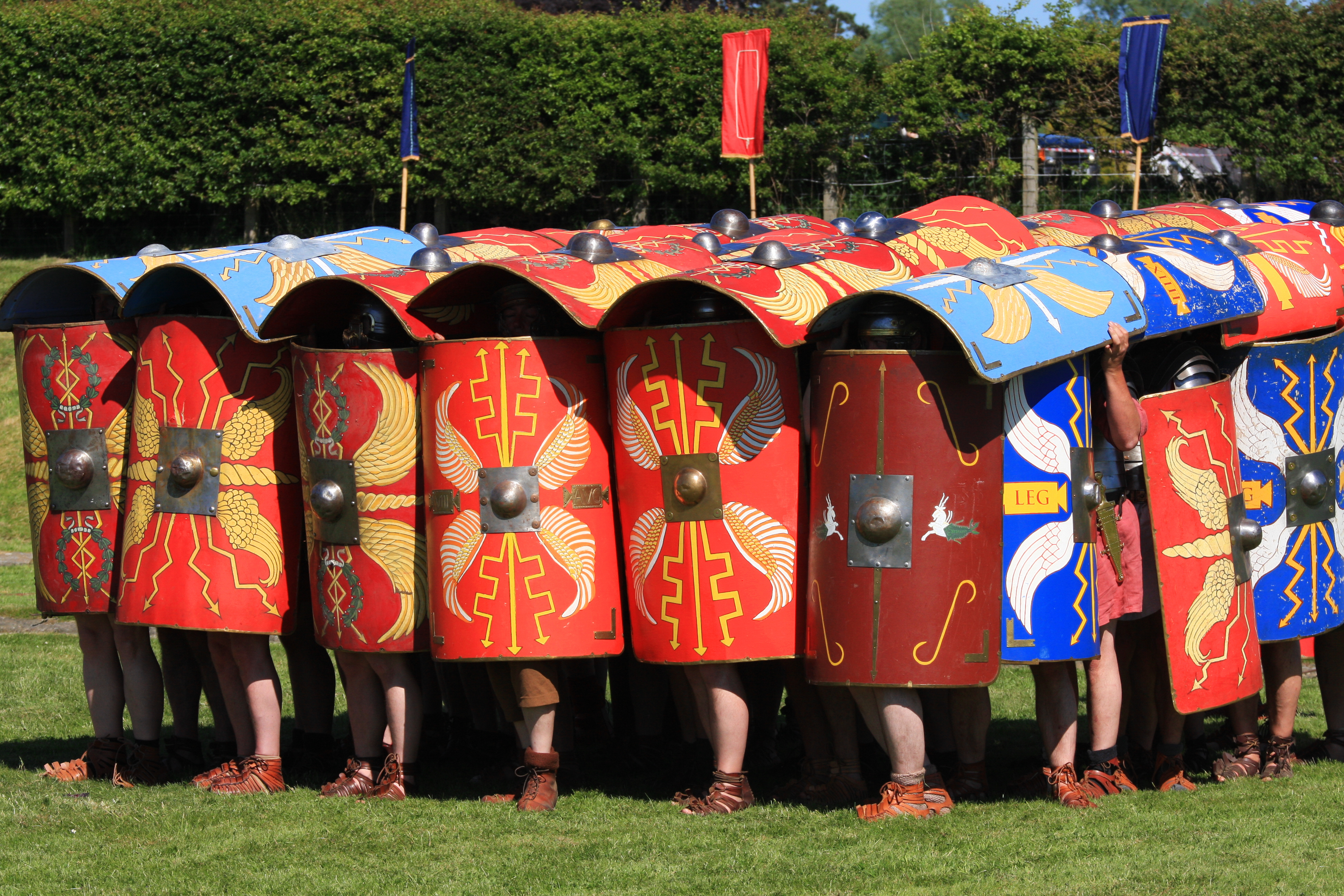 roman-soldiers-in-testudo-formation.jpeg