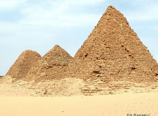 5a26e54c26d93_KingdomofKushKushiteNuri-pyramid-Complex-Northern-Sudan.jpg.9734d0b6989416c013d163459f8a76f2.jpg