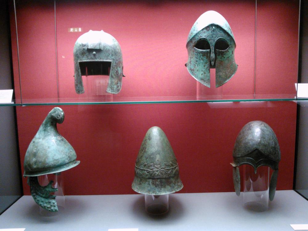 Five_Ancient_Greek_helmets.jpg