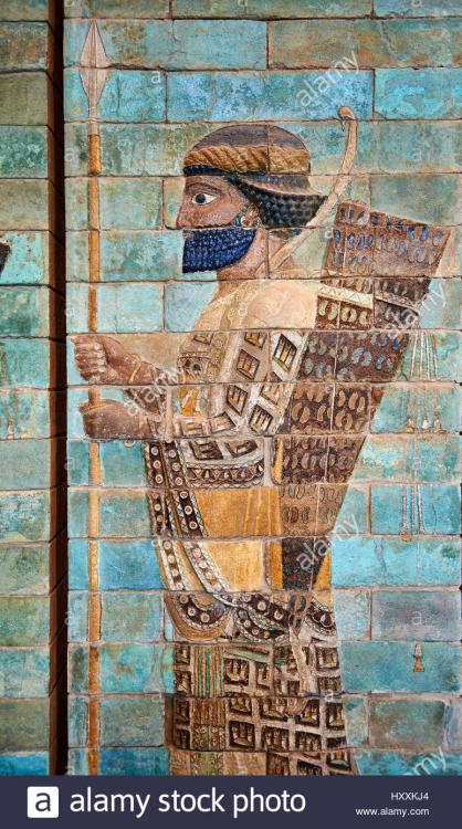 glazed-terracotta-brick-panels-depicting-achaemenid-persian-archers-HXXKJ4.thumb.jpg.1a7c44e07ade2b7adad879fec1b5fdb8.jpg