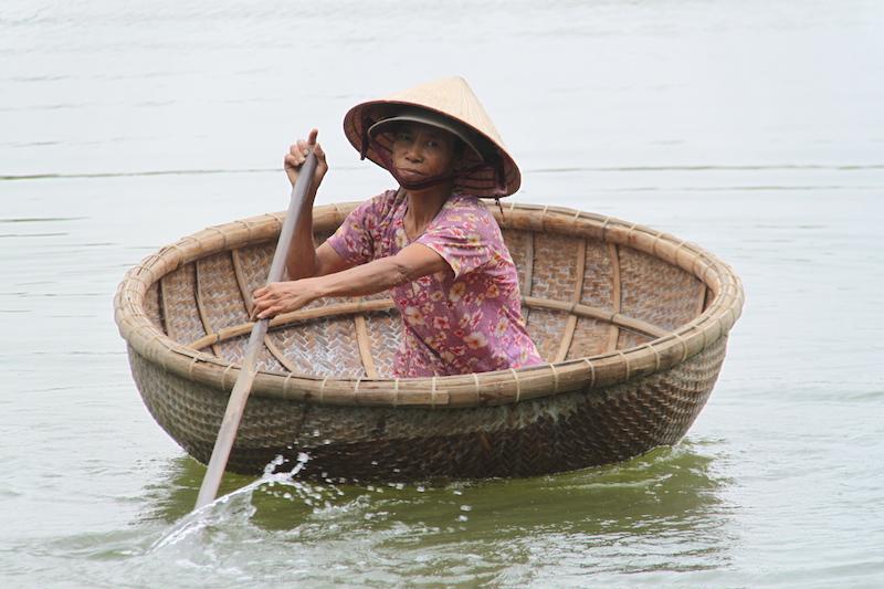 vietnam-hoi-an-basket-boat.jpg.575d8b32d9cbd59b379b2e3a270e6af2.jpg