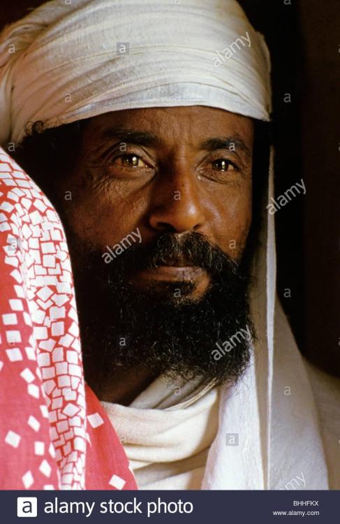 falasha-high-priest-ethiopia-BHHFKX.thumb.jpg.8156b5ba0abb04e541f5b8b87e262d4d.jpg