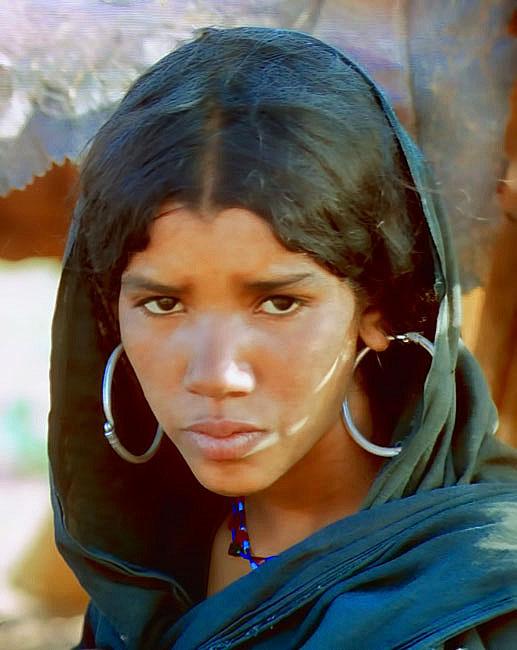 Tuareg_0229_Girl_Portrait.jpg.2e8f8b7bff4deb9bdb2db804f66cc1f2.jpg