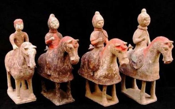 Xianbei-cavalry-figurines.jpg.36ec30dcdae7815d606a4110beb7567c.jpg