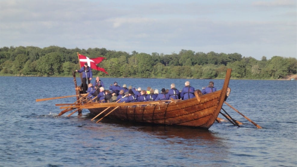 153398_Nydam-Tveir-p-vandet.jpg.9be425be14005e08d70b8bf5942c14f4.jpg